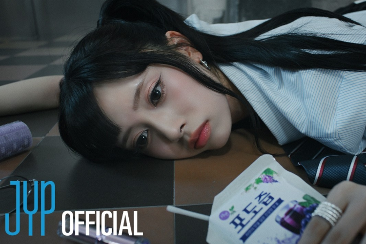 NiziU Officially Set for September Comeback in Korea with 'Sour Grapes'